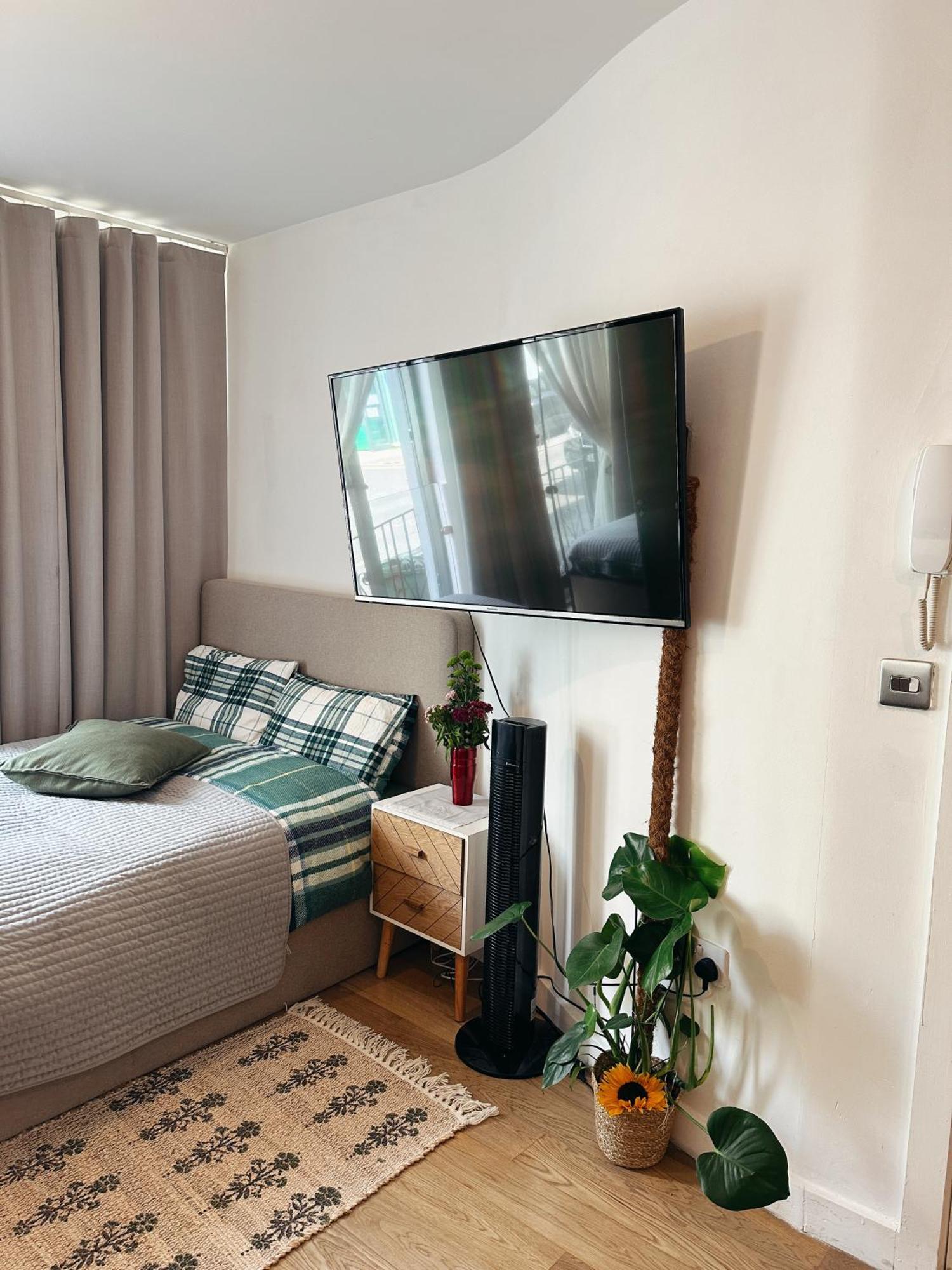 Cosy In Clapham Old Town